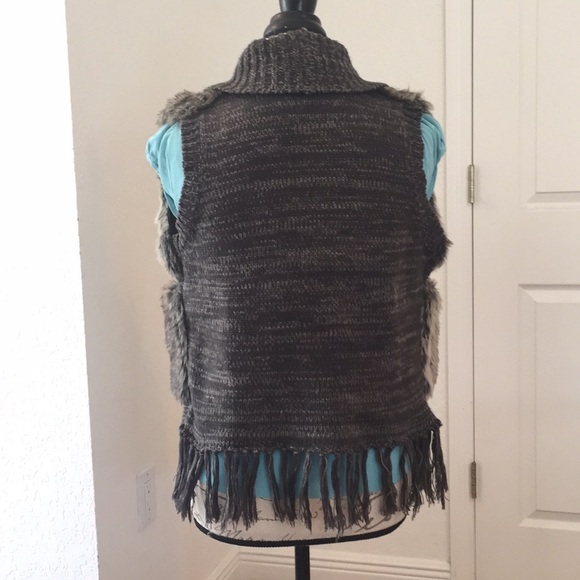Fur vest Gray with fringe crochet/knit - Picture 2 of 5